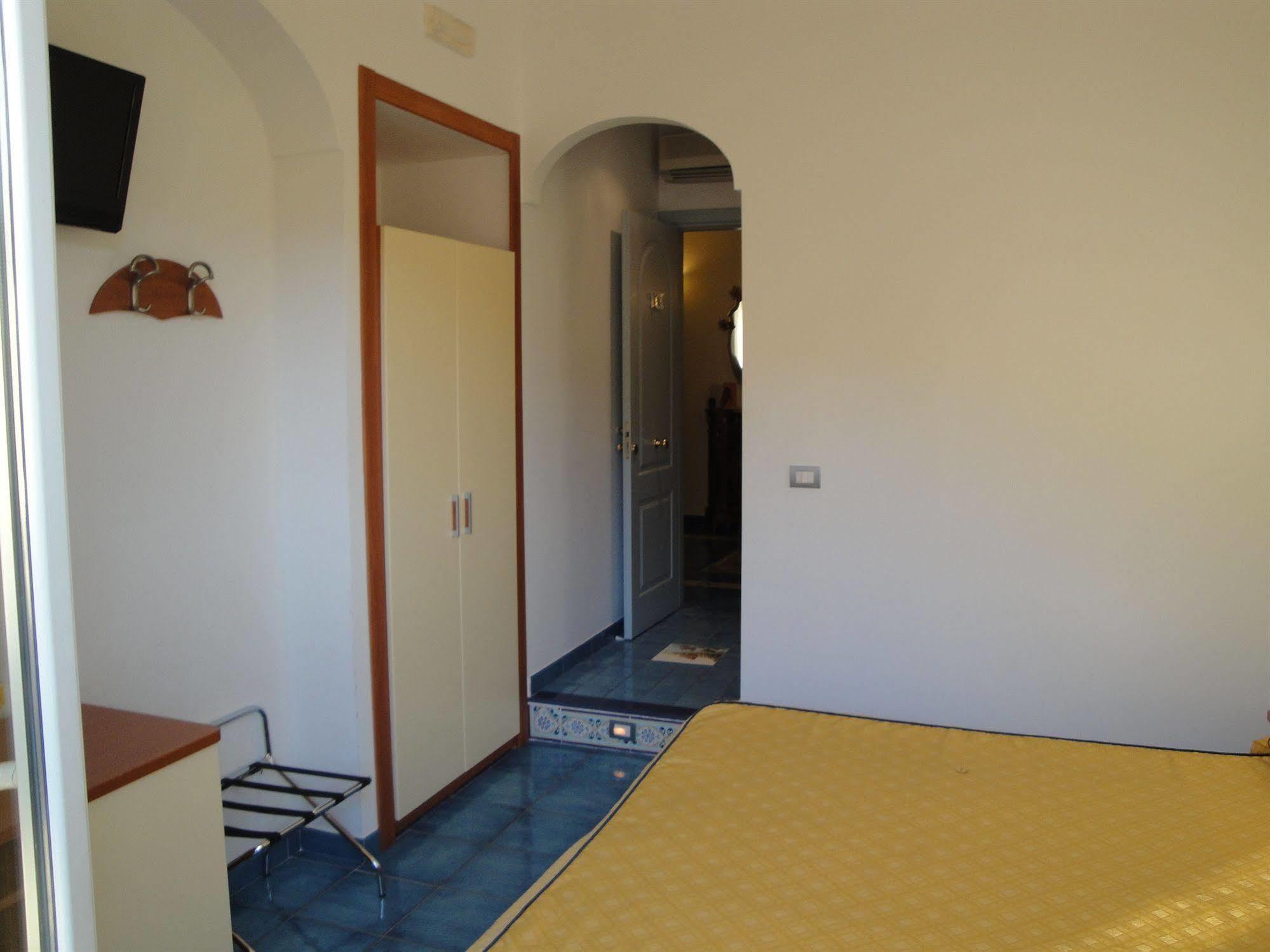 Meuble Casa Mannini Rooms Maiori Exterior foto
